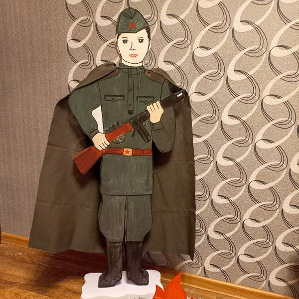 Солдат из пенопласта для патриотического уголка